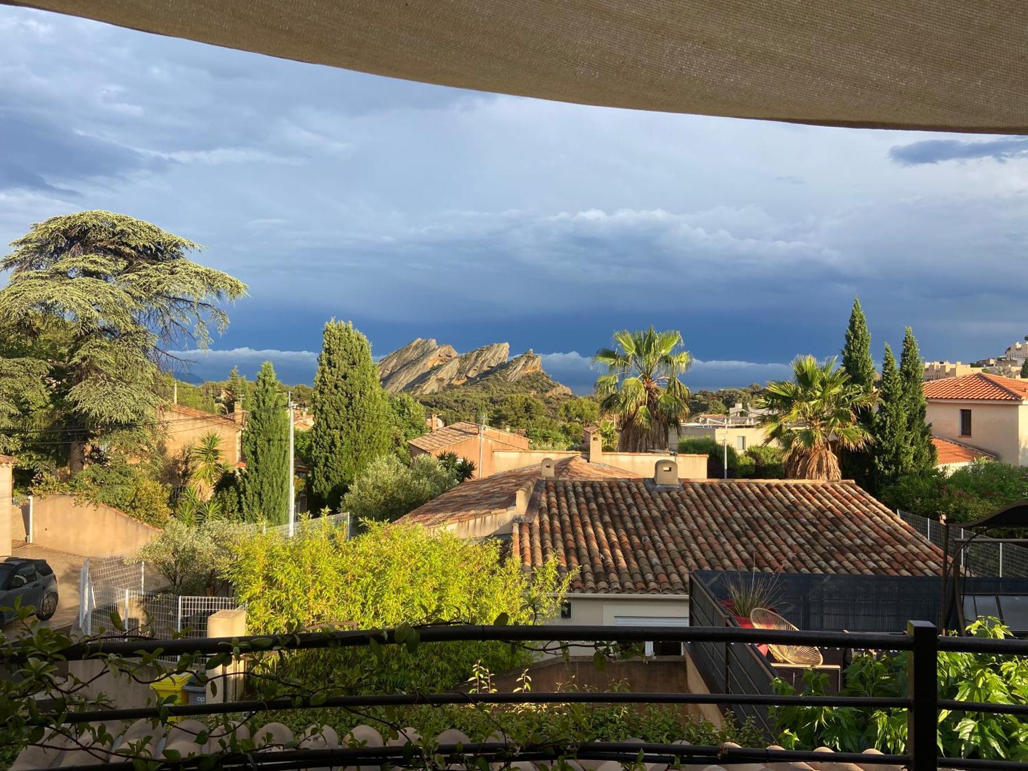 Sublime Logement Avec Vue Mer Et Jacuzzi La Ciotat Luaran gambar