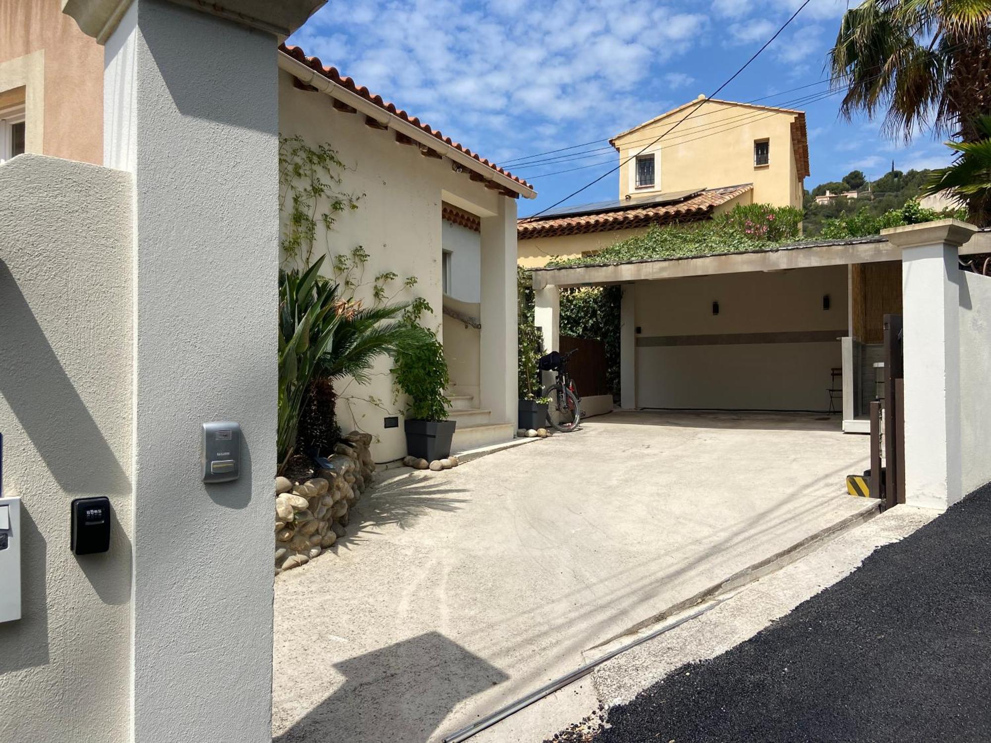 Sublime Logement Avec Vue Mer Et Jacuzzi La Ciotat Luaran gambar
